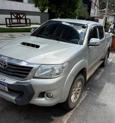 TOYOTA HILUX 3.0 SRV 4X4 CD 16V TURBO INTERCOOLER DIESEL 4P AUTOMÁTICO TOYOTA HILUX 3.0 SRV 4X4 CD 16V TURBO INTERCOOLER DIESEL 4P AUTOMÁTICO
